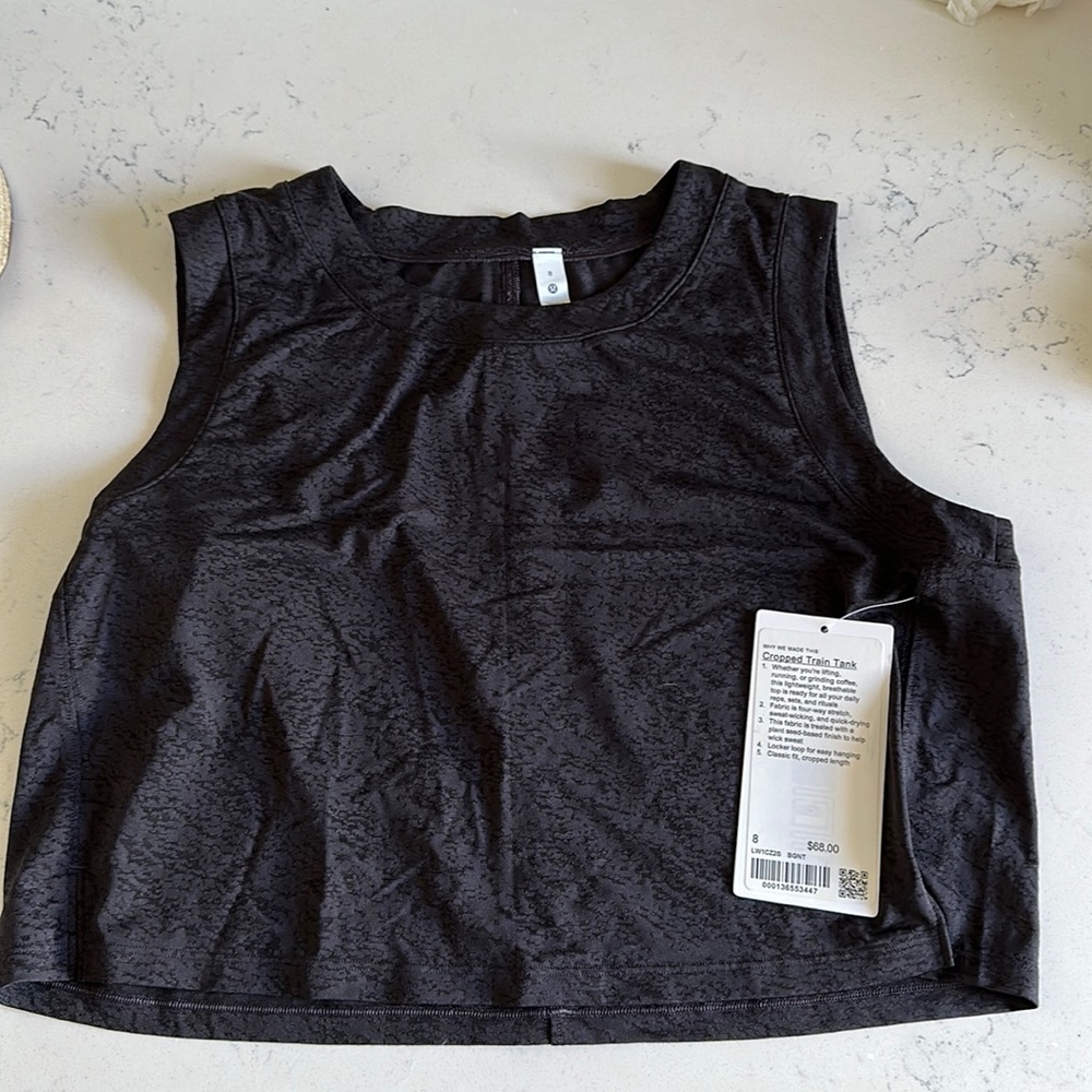 Lululemon cropped tank top nwt